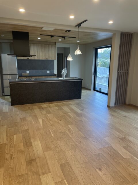 Y様邸築35年延45坪外構工事含むリノベーション工事完成