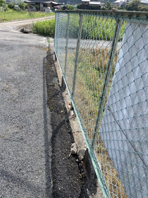 A様邸所有地フェンス補強