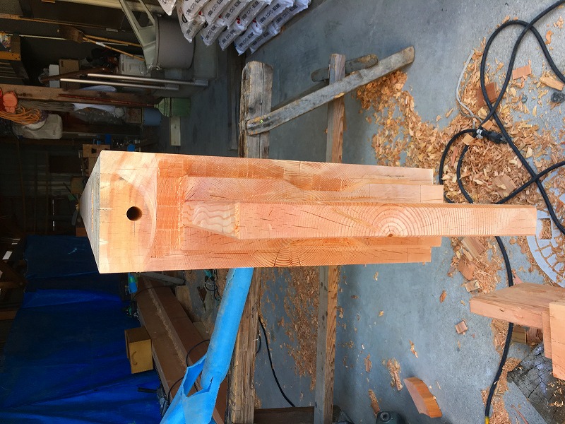 構造・丸太梁・差し鴨居加工